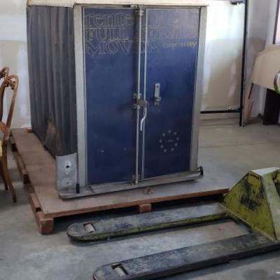Trailer pod