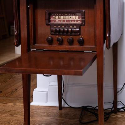 Steward Wanner  1940's tube radio
