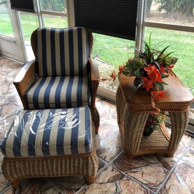 --- Gorgeous woven jute & bamboo w/blue stripe cushions lanai set 	Including: (10% discount on entire set purchase)
	3-cushion sofa...