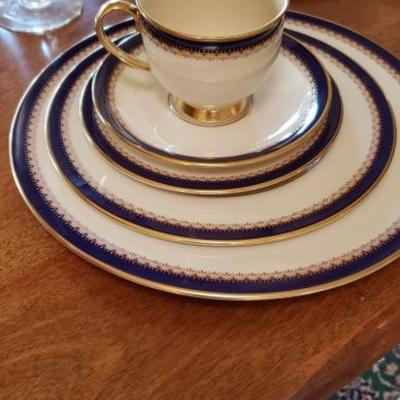 Lennox "Jefferson" - 12 5 pc place settings & servers