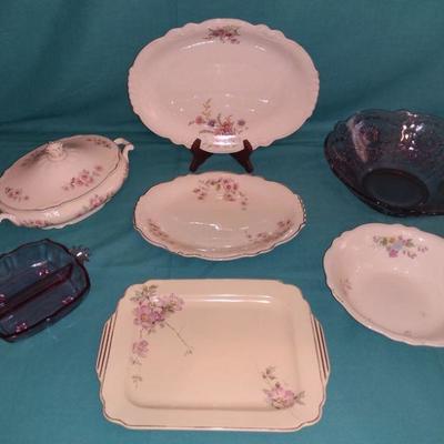 Homer Laughlin Serving Set