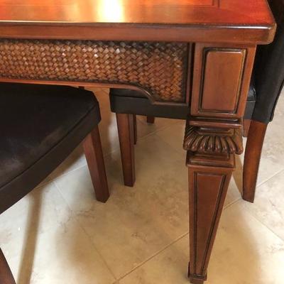 Dining table detail