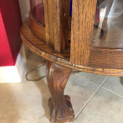 Round Curio Cabinet detail