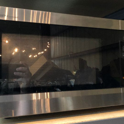 
Sharp Carousel Microwave Chrome And Black Lot #LAQ3002 Send your Shipper$10