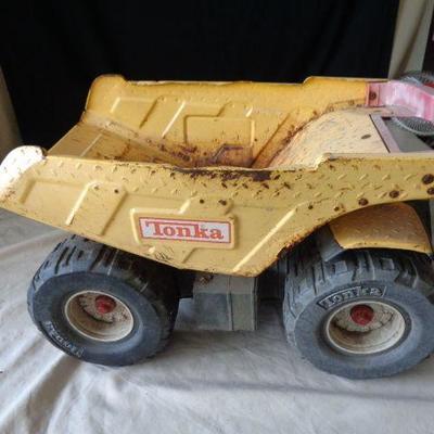 19 Metal Tonka Truck
