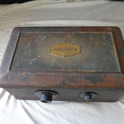 Antique AtWater Kent Radio