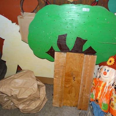Lot of storage props.