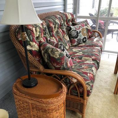 Rattan/Wicker Lanai Furnishings (In excellent condition!) 