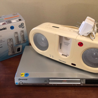 DVD player, iHome