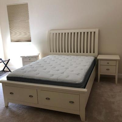 Eggshell Queen Platform Bedroom Set 