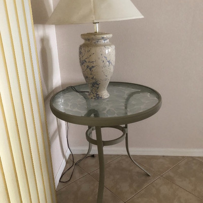 28â€ Round Patio Table
