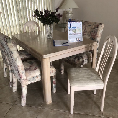 Light wood finish Dinette w/6 chairs (4 upholstered)  - 55L 38W + 18â€ leaf