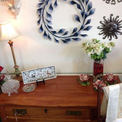 Decor
