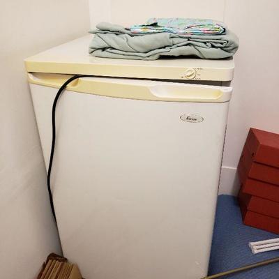 Compact freezer