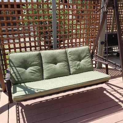 Freestanding porch swing