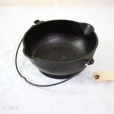 antique griswold cast iron dutch oven pot