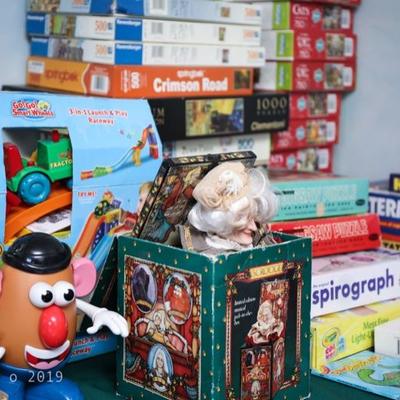 Table games and puzzles