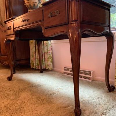 Lift Top Vanity 
