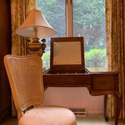 Lift Top Vanity 