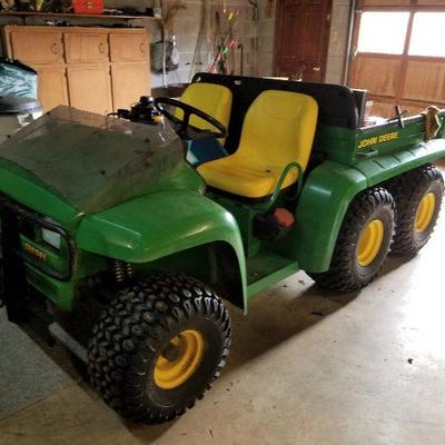 John Deere Gator