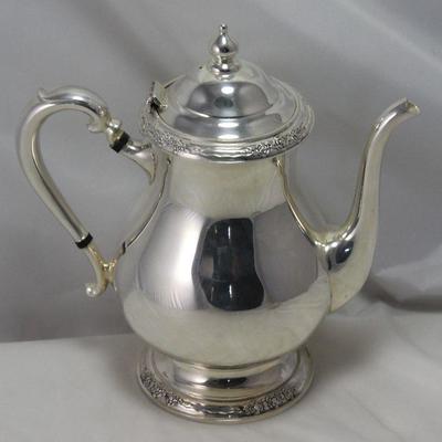International Silver Company â€œCamilleâ€ Silverplate 10â€ teapot