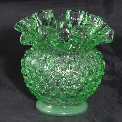 Fenton green Hobnail Vase 4 1/2â€ H x 5â€ diameter