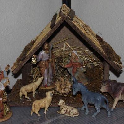 Vintage Manger Scene with Cache 