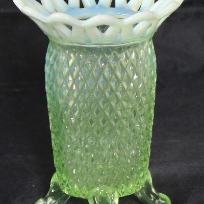 Imperial opalescent 4 toed green Vase 5â€ H