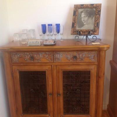 Bar has built in wine rack