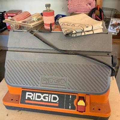Rigid reciprocating spindle-belt sander