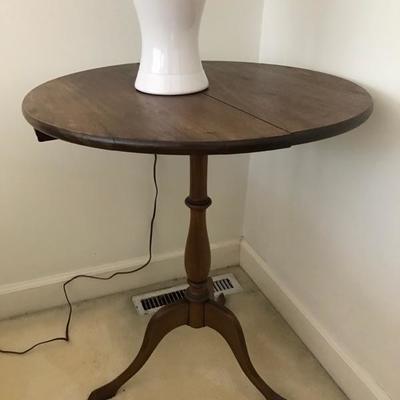 Antique inlaid tilt table $220
24 X 28"