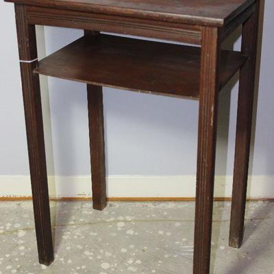 Antique  English oak childâ€™s desk (28.5â€H x 18â€W x 14â€D)