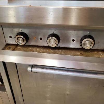 Southbend Flat Top Grill Oven Range Fully Functions.