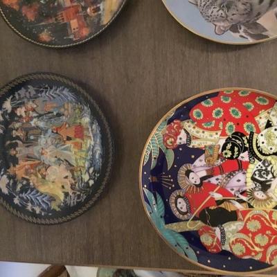 Collectible plates 