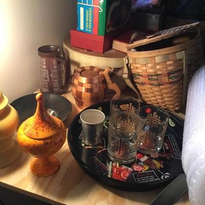 Lots of vintage items 