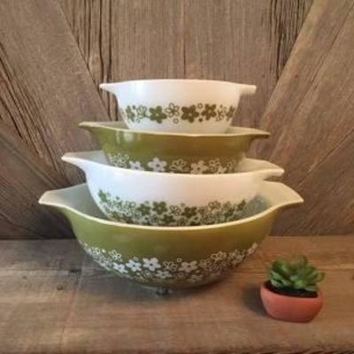 Vintage Pyrex Spring Blossom/Crazy Daisy mixing bowls