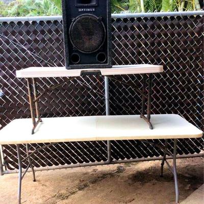 HFS019 Two Folding Tables & Speaker