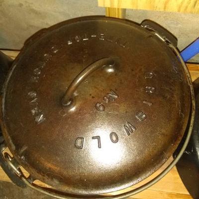 Griswold #9 Dutch oven