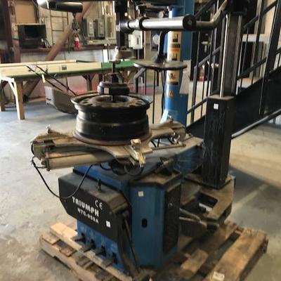 Triumph NTC-950 Tire Changers