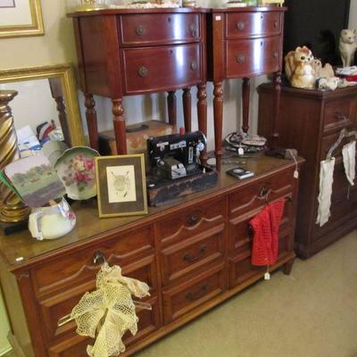 Well made vintage bedroom set - nice!