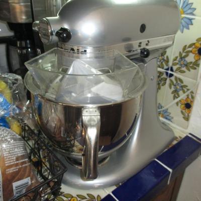 Kitchen Aid Artisan Mixer 