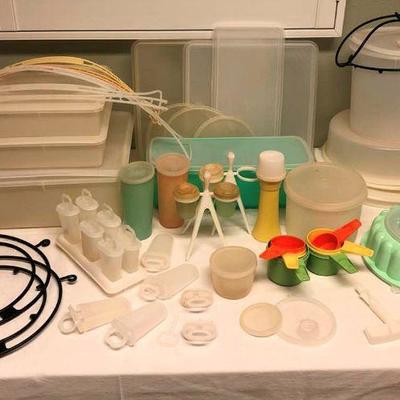 MVP058 Vintage Tupperware