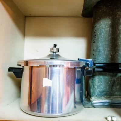 Pressure cooker