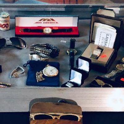 Vintage wathes and jewelry.