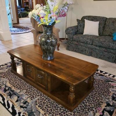 SOLID WOOD COFFEE TABLE WITH STORAGE $95