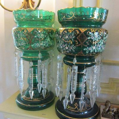 Emerald green mantle lusters