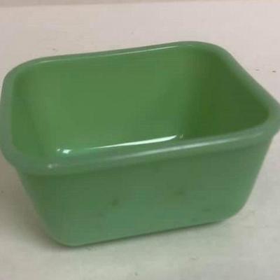https://www.ebay.com/itm/124142977358 Cma2023: Jadeite Fire King Philbe Green Small Refridgerator Dish NO Lid $28