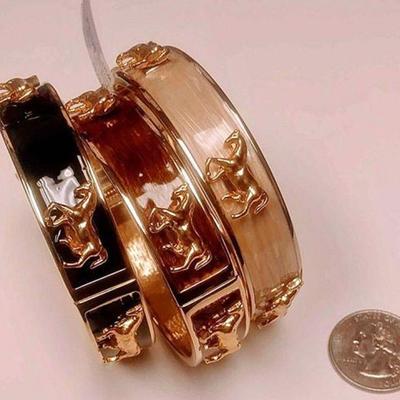 https://www.ebay.com/itm/114174500772 BOX074AM COSTUME JEWELRY   $20.00 SET OF THREE METAL BANGLE BRACELETS . GOLD TONED 