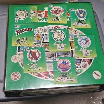 https://www.ebay.com/itm/124141872302 BOX052 KIDS COLLECTION BINDER OF BASEBALL CARDS. $20.00