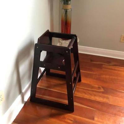 PA038 Wood High Chair $45, Small Metal Table $18, Glass Vase with Flowers $25 .
We will not hold unless Paid for
Venmo @Rafael-Monzon-1...